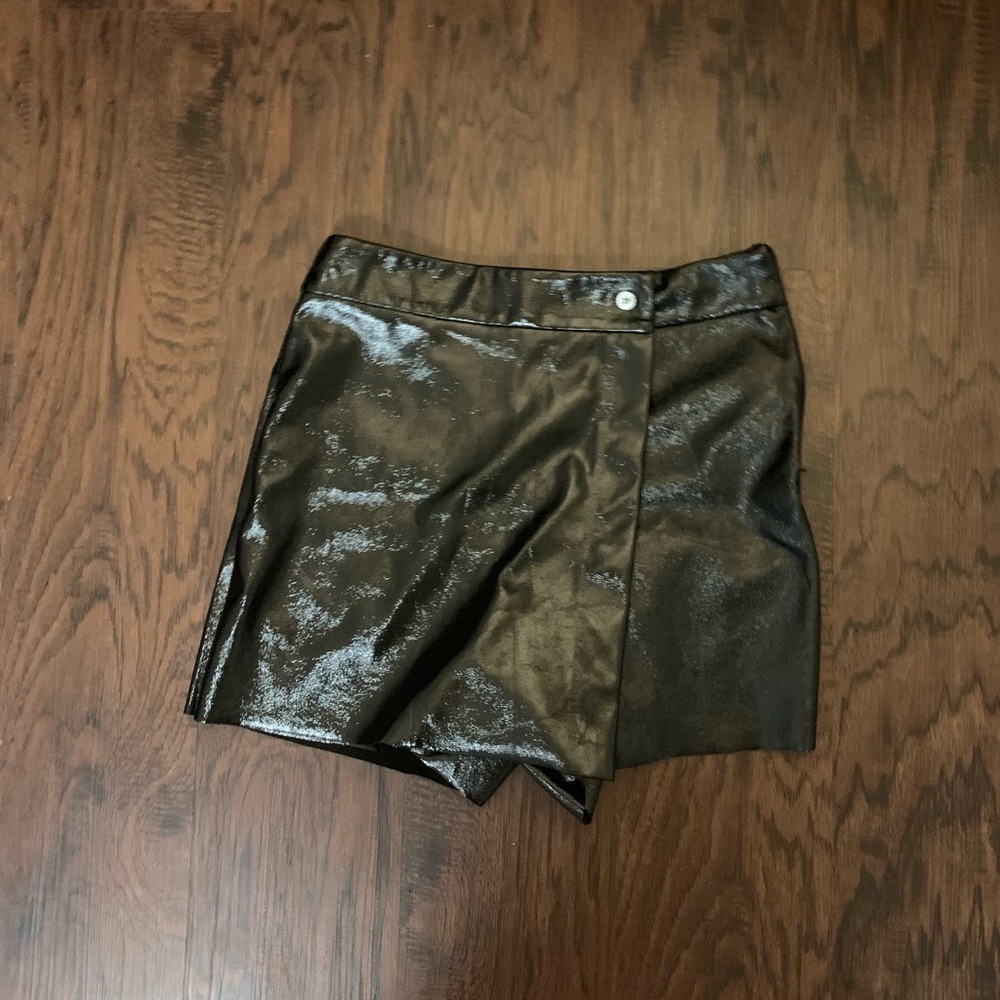 ZARA BLACK METALLIC SKORT!! 🚨